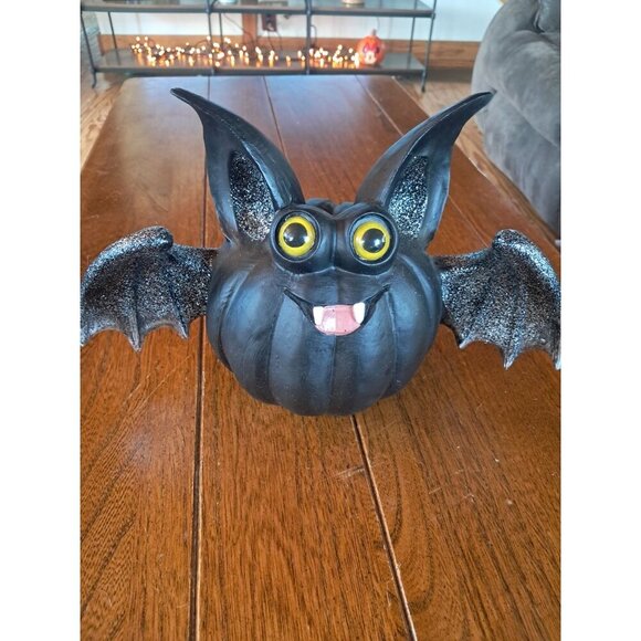 Halloween Happy Black Vampire Bat Pumpkin with Glitter Wings and Ears aprox 5.5" - Picture 1 of 1